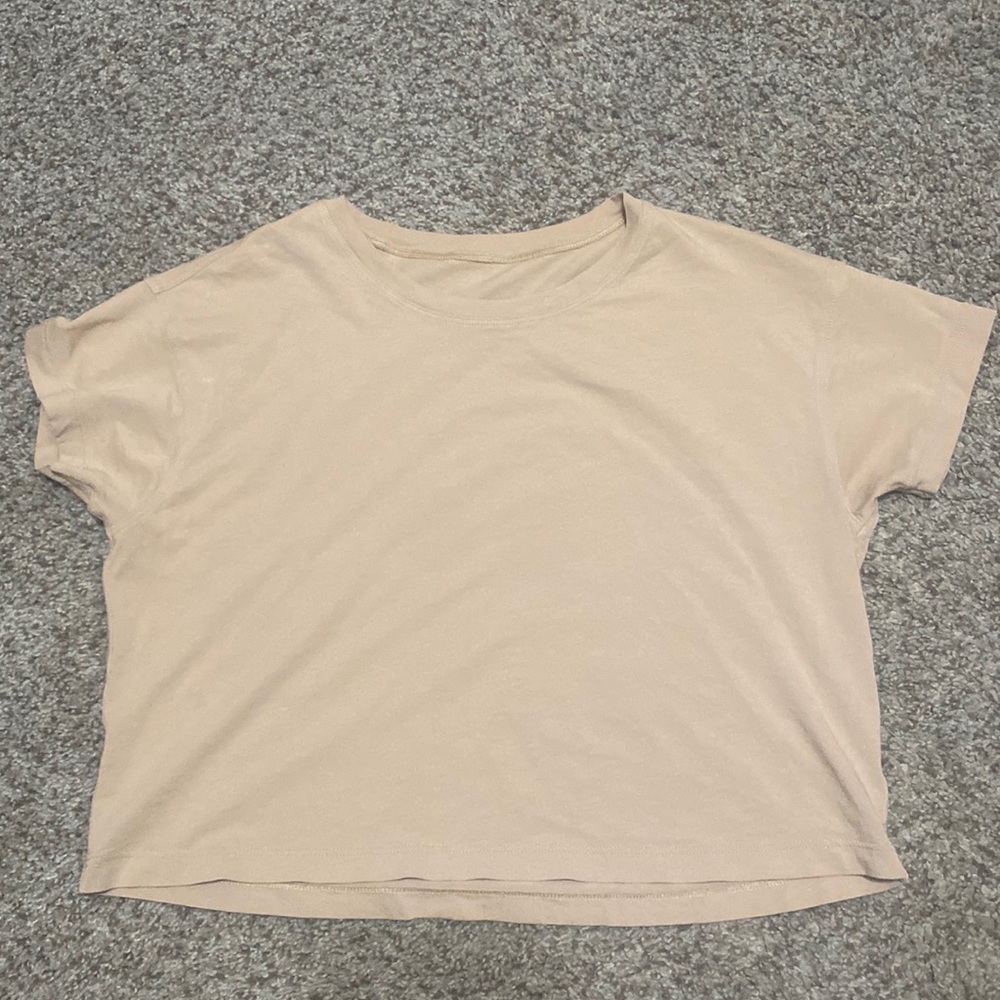 Lululemon crop tshirt